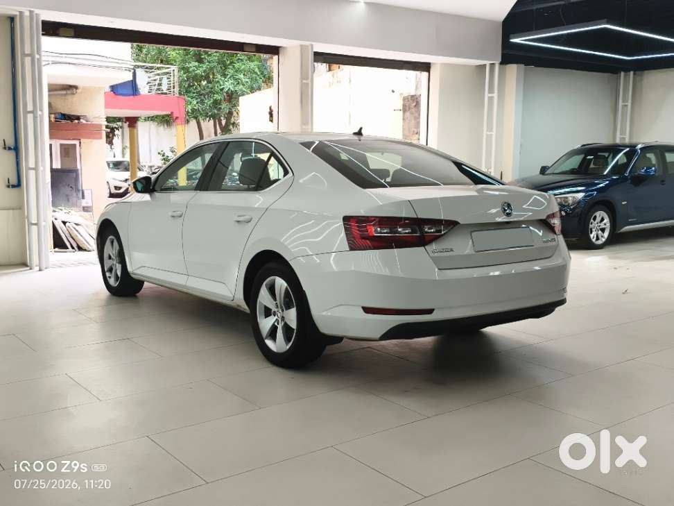 Skoda Superb Style 1.8 Tsi At, 2019, Petrol