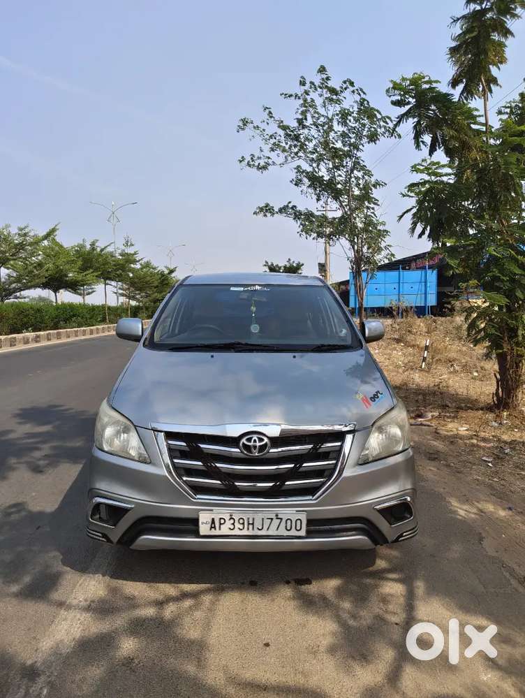 Toyota Innova 2015 Diesel 223918 Km Driven