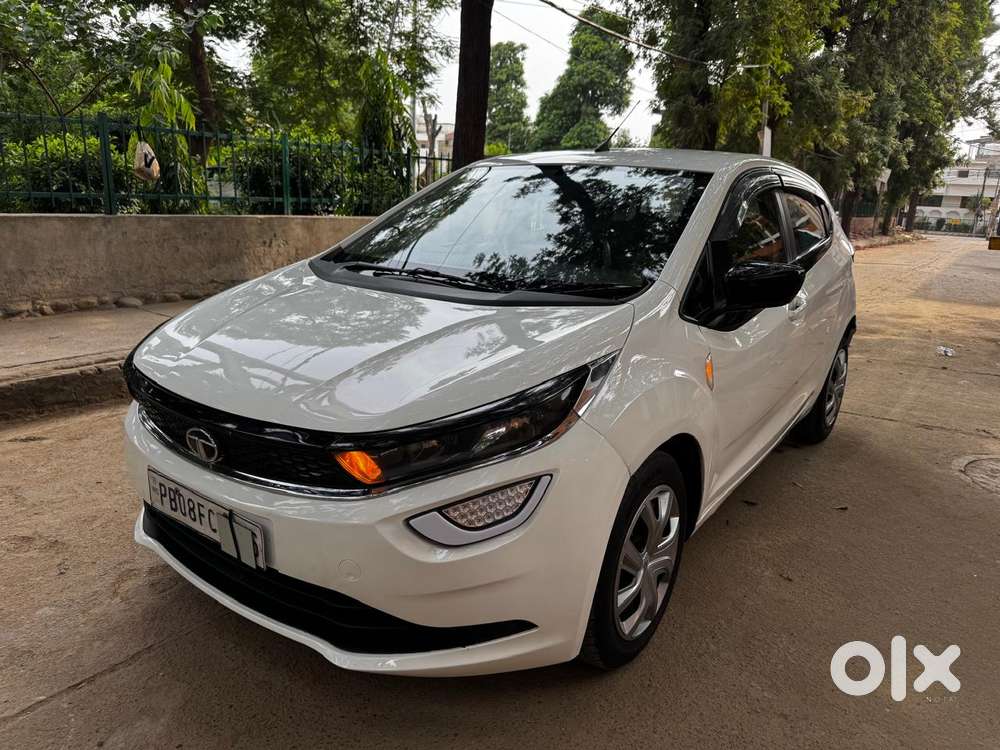 Tata Altroz 1.2 Xm Plus, 2023, Petrol
