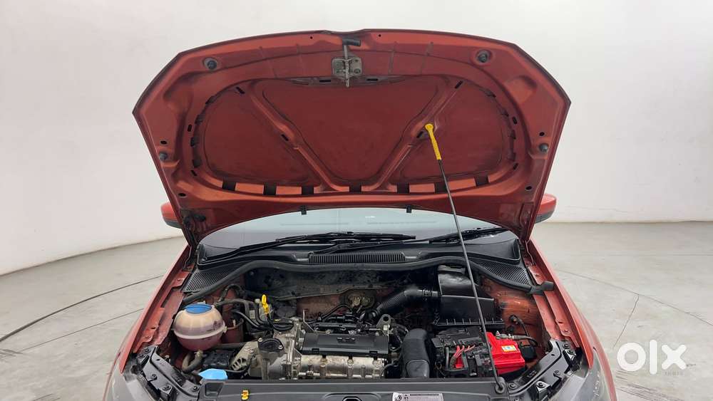 Volkswagen Polo Petrol Highline 1.2l, 2015, Petrol