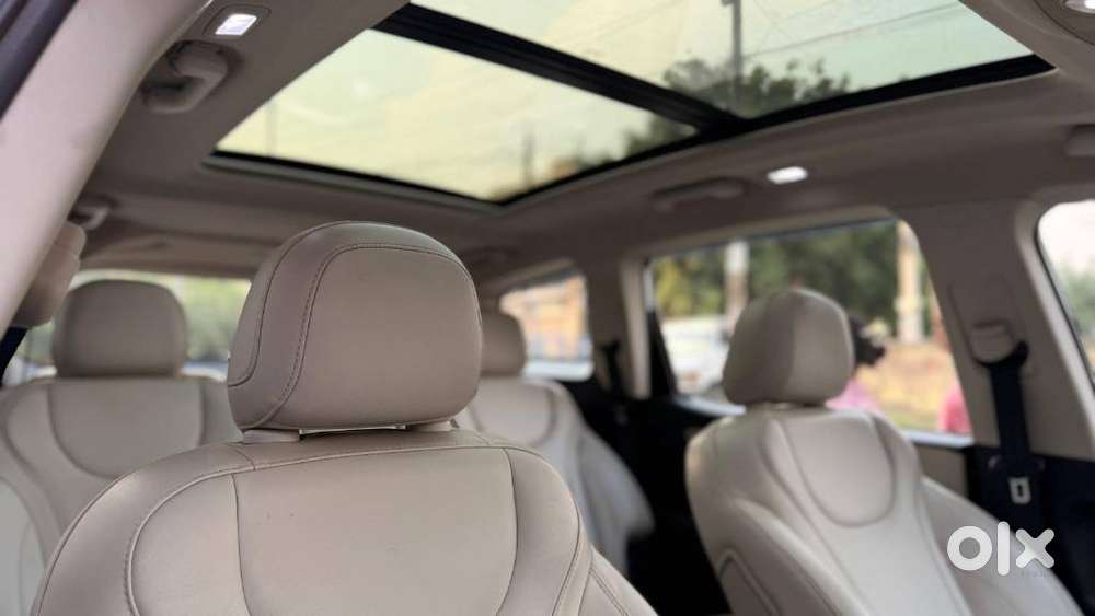 Mahindra Xuv700 2.2 Ax 7 Diesel At Luxury Pack Str, 2022, Diesel