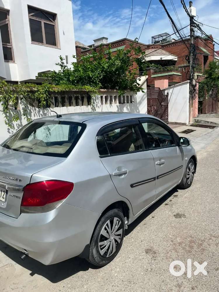 Honda Amaze Diesel 2014 Brand New Condition Hai Urgent Sell