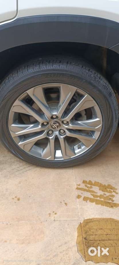 Toyota Innova Hycross 2.0 Zx (o) Hybrid 7 Str, 2023, Petrol