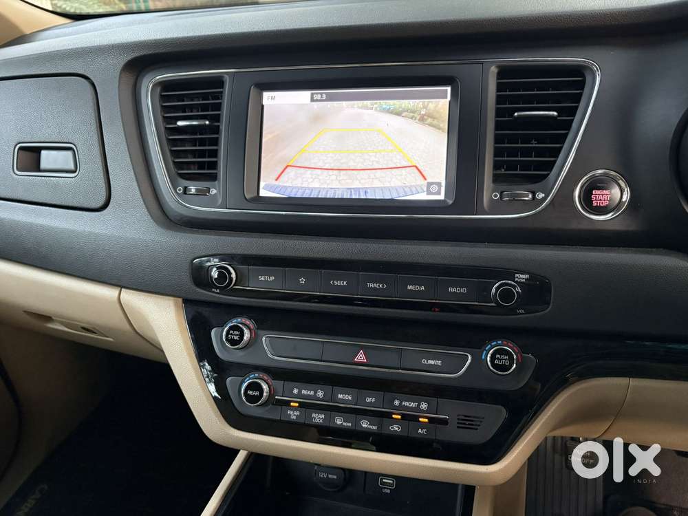 Kia Carnival Premium, 2021, Diesel