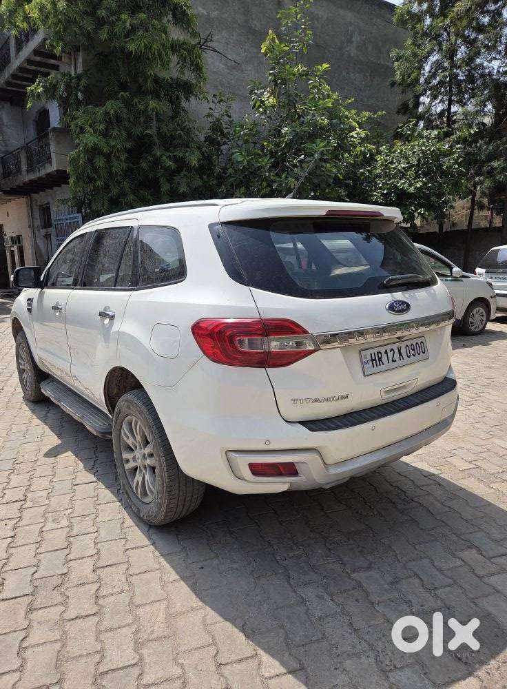 Ford Endeavour 2.2 Titanium At 4x2, 2016, Diesel