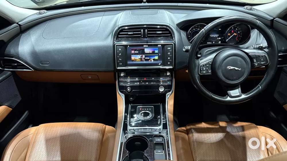 Jaguar Xe Portfolio, 2017, Petrol