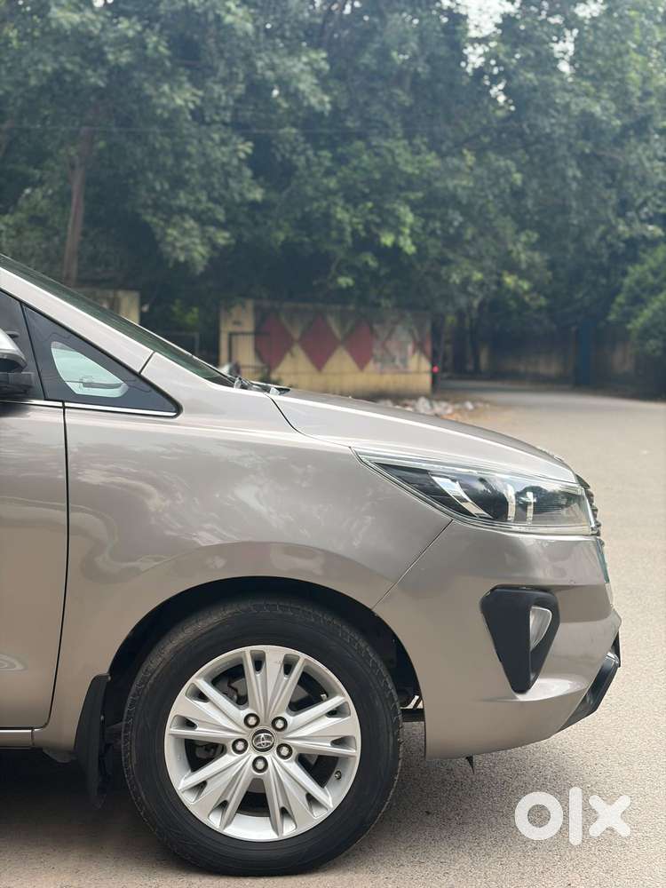 Toyota Innova Crysta, 2017