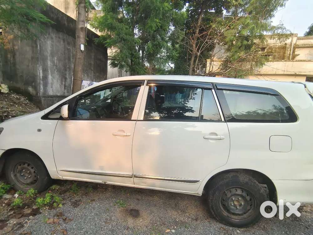 Toyota Innova 2.5 G 2015