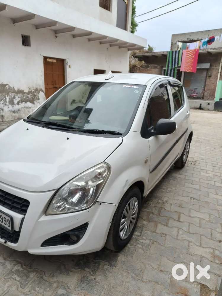 गाड़ी का माइलेज बहुत अच्छा है गाड़ी में कोई नहीं
