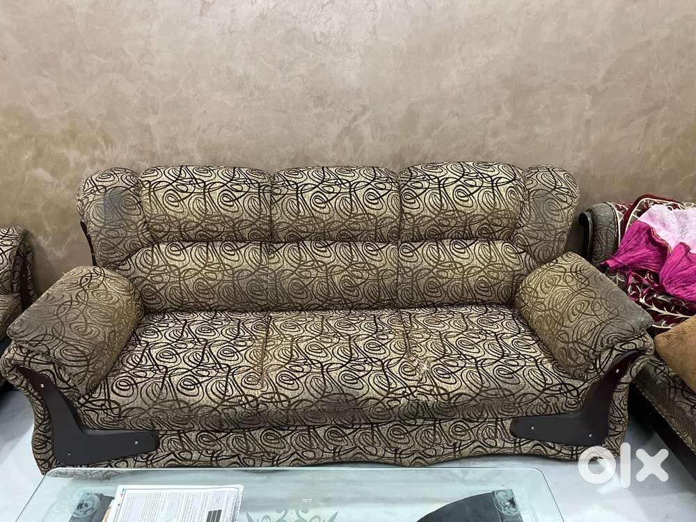 Sofa set 5 seater ( 3+1+1 ) & lounge