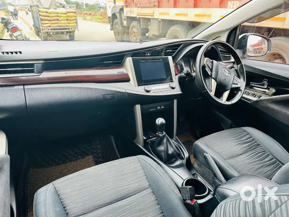 Toyota Innova Crysta 2017 Diesel 120000 Km Driven