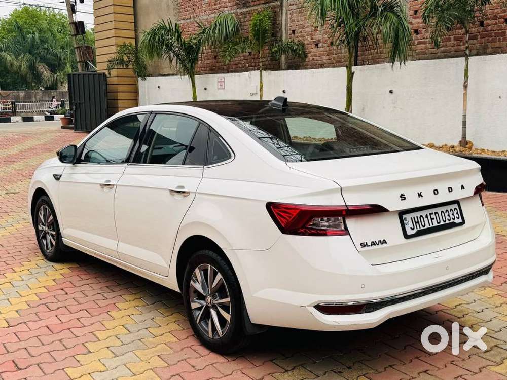 Skoda Slavia 1.0 Tsi Style At, 2023, Petrol
