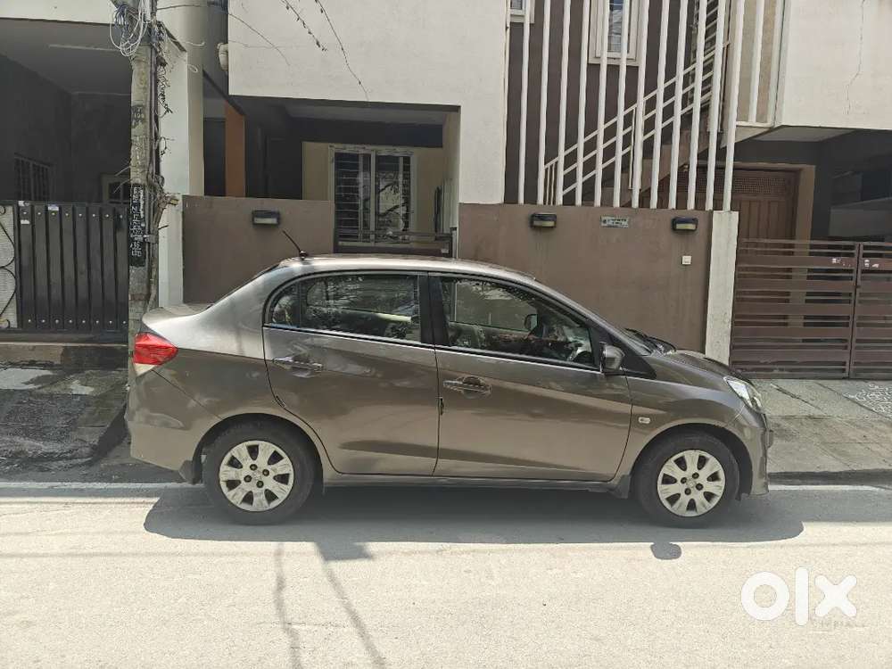 Well-maintained 2013 Honda Amaze