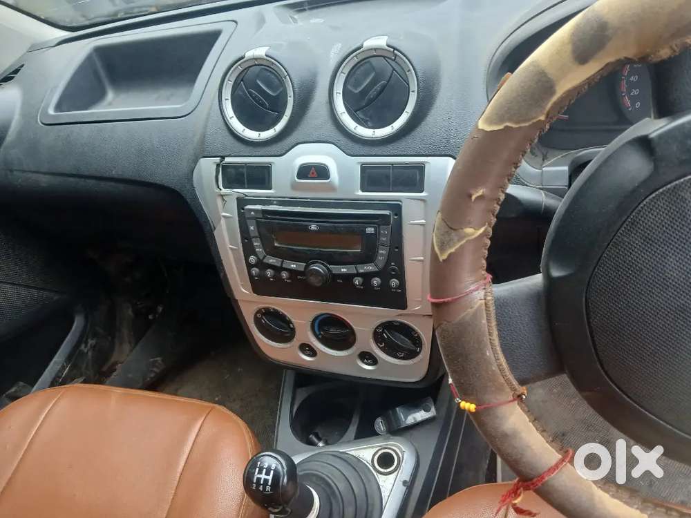 Ford Figo Petrol 2010 4th