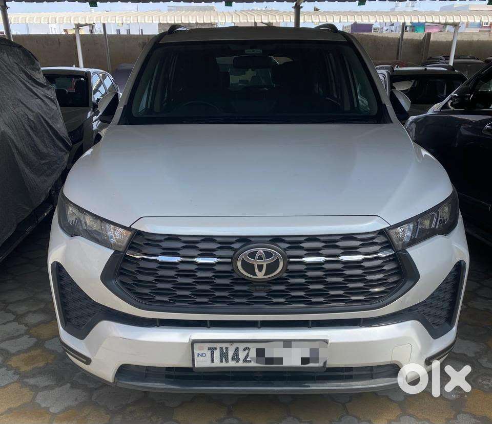 Toyota Innova Hycross, 2023, Petrol