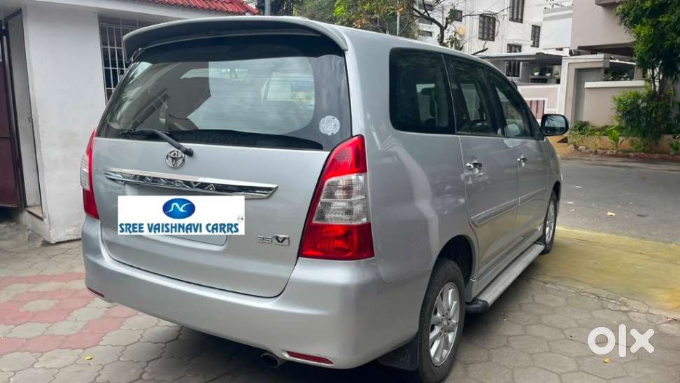 Toyota Innova 2.5 Vx 8 Seater Bs Iv, 2012, Diesel
