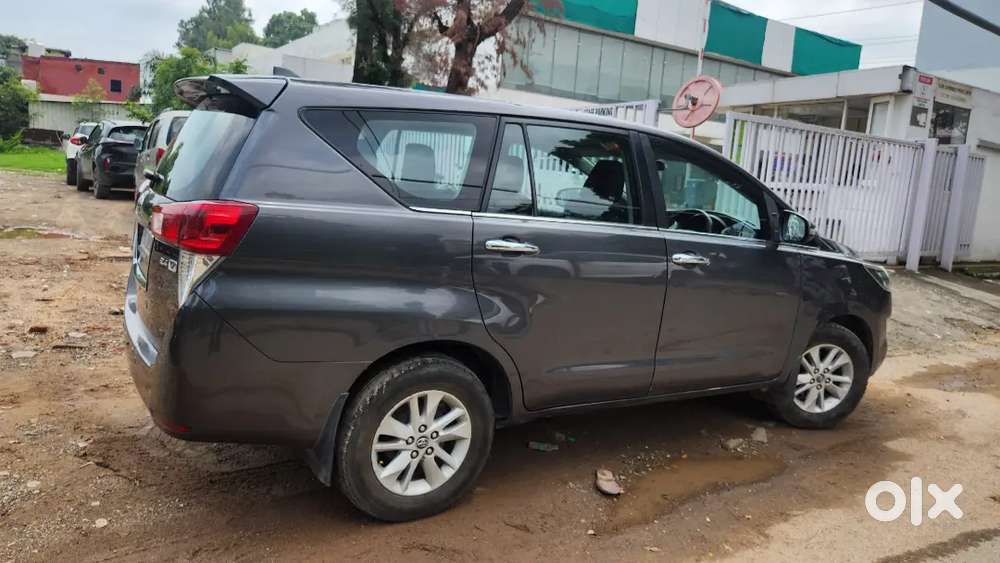 Toyota Innova Crysta 2016 Mt 7 Str , All Company Records , New Tyres ,