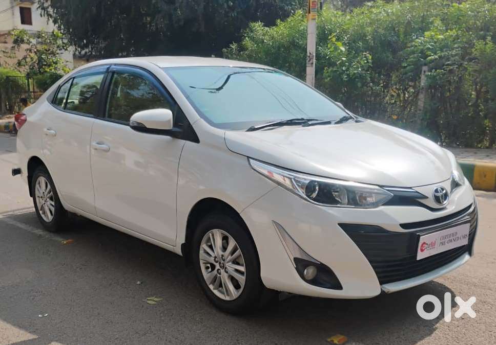 Toyota Yaris V Cvt, 2019, Petrol