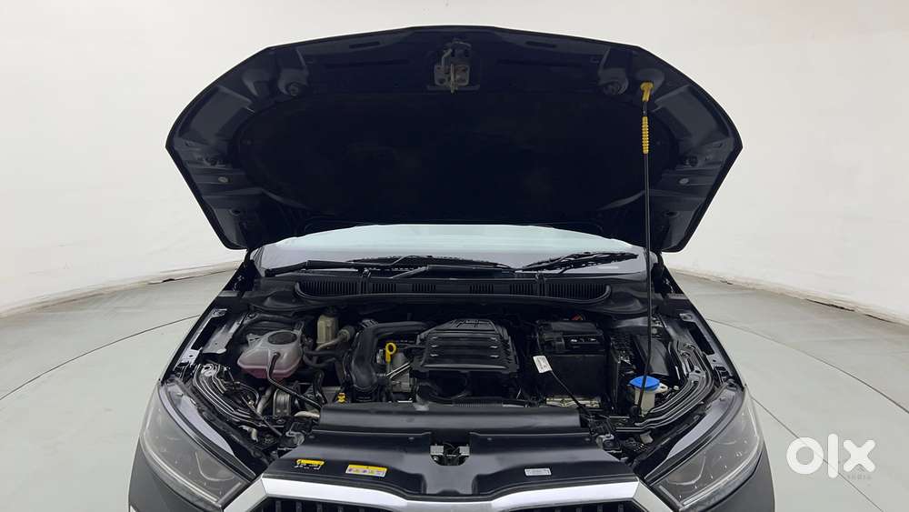 Skoda Slavia Style 1.0l Tsi At, 2023, Petrol
