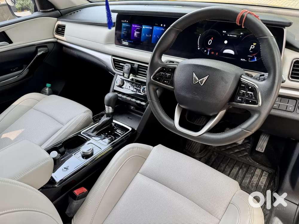 Mahindra Xuv700 2.2 Ax 7 Diesel At Luxury Pack Str Awd, 2024, Diesel