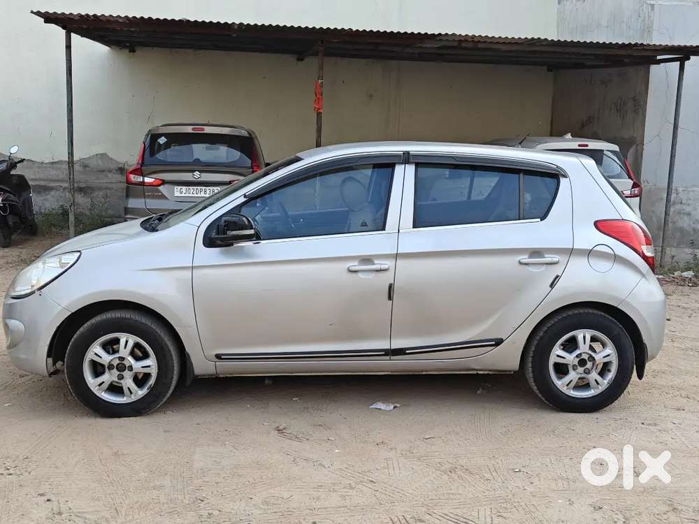 Hyundai I20 2010 Cng & Hybrids 176000 Km Driven