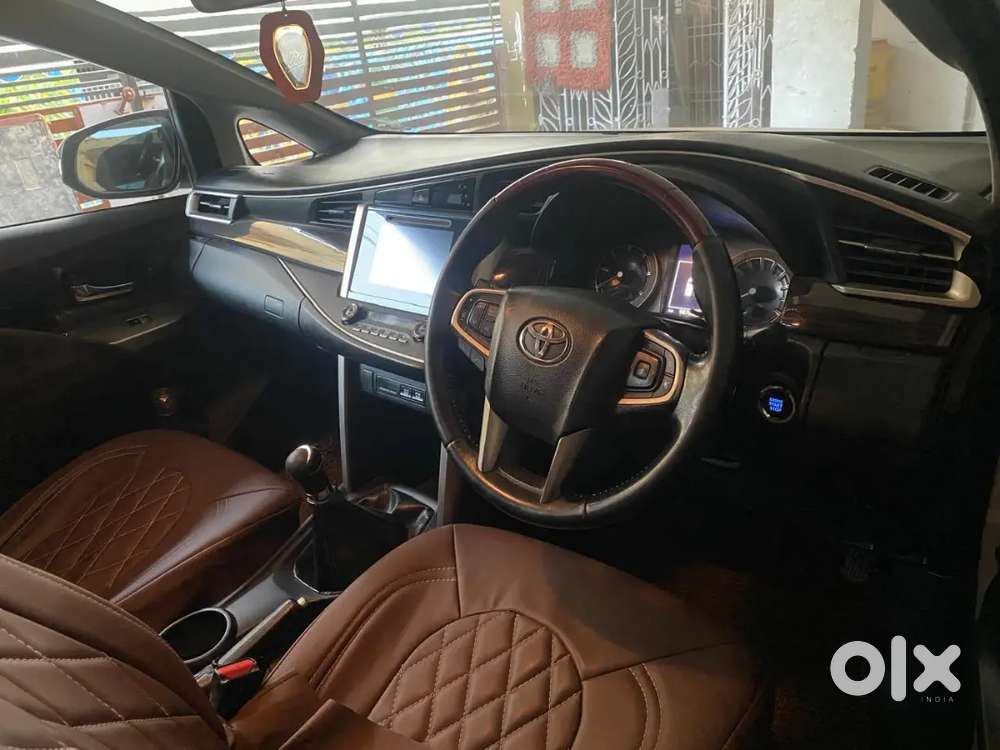 Toyota Crysta 2.4 V,2017 Model,patna Number,is For Sale