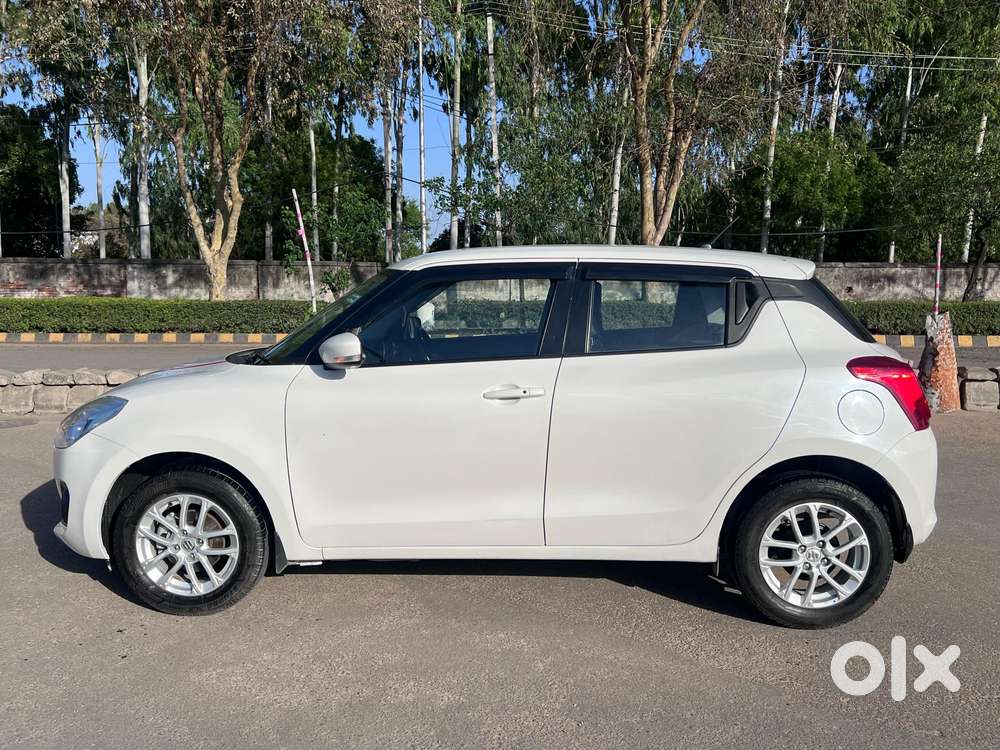Maruti Suzuki Swift 1.3 Zxi, 2023, Petrol