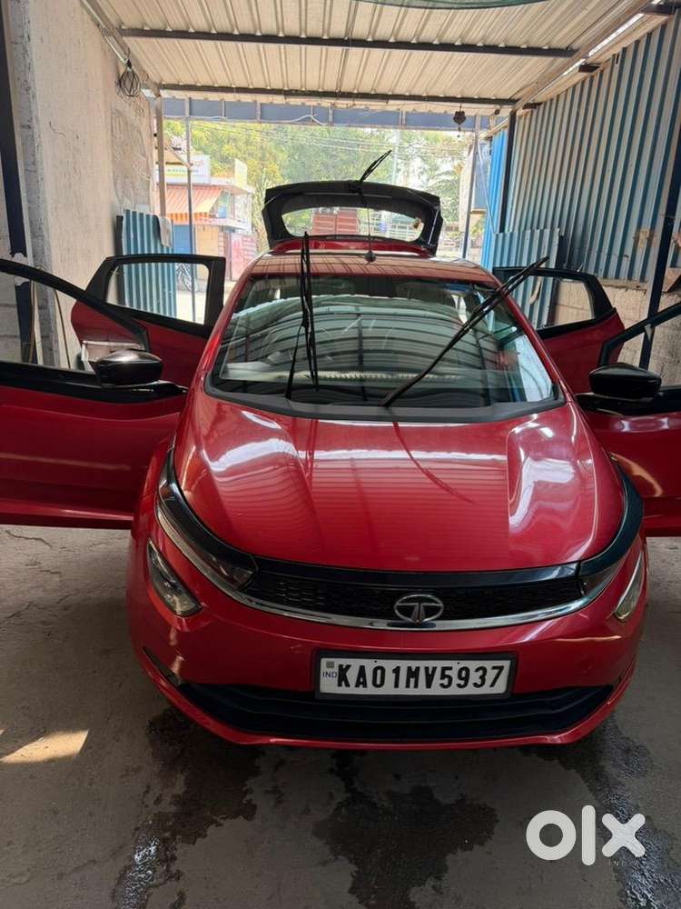 Tata Altroz Petrol Top End. Xz Plus Official Used And Brand New