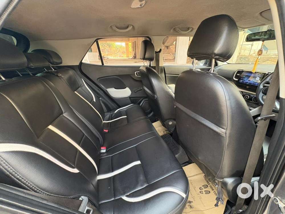 Hyundai Venue 2023 Petrol Well Maintained