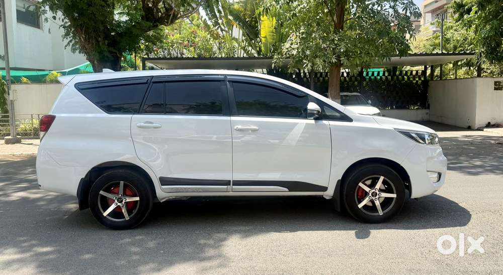 Toyota Innova Crysta [2020-ongoing] 2.4 Gx 8 Str, 2023, Diesel