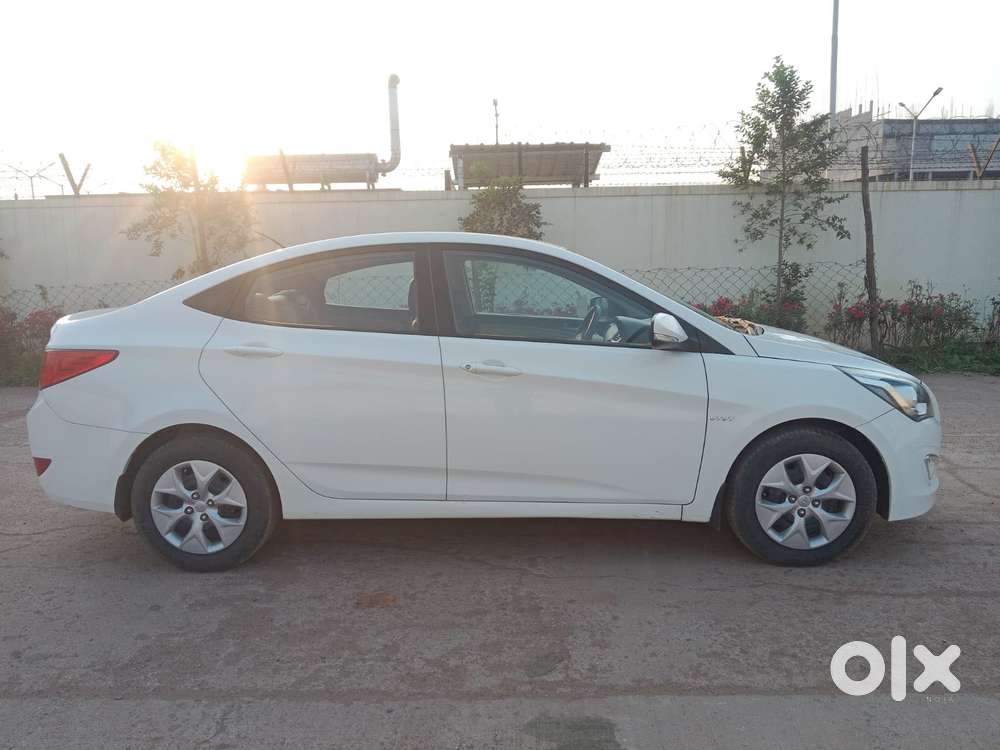 Hyundai Verna 1.6 Vtvt Sx, 2016, Petrol