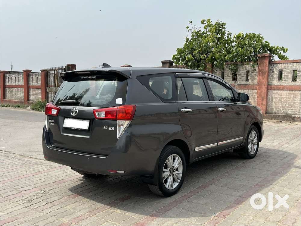 Toyota Innova Crysta 2.7 Zx At, 2017, Petrol