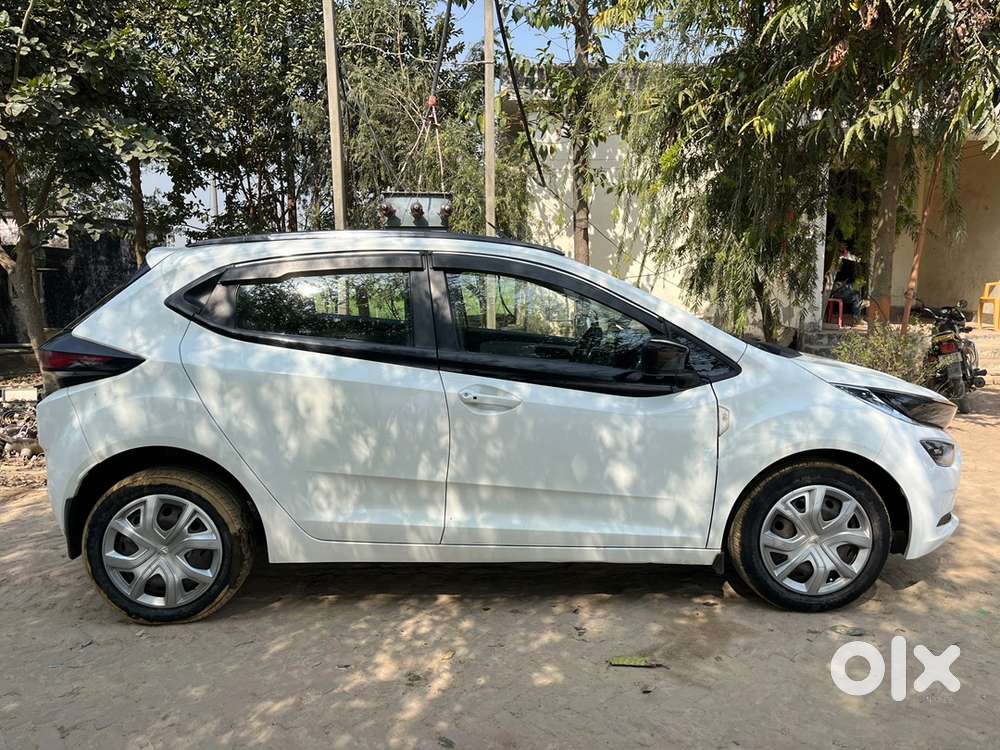 Tata Altroz Petrol 2021
