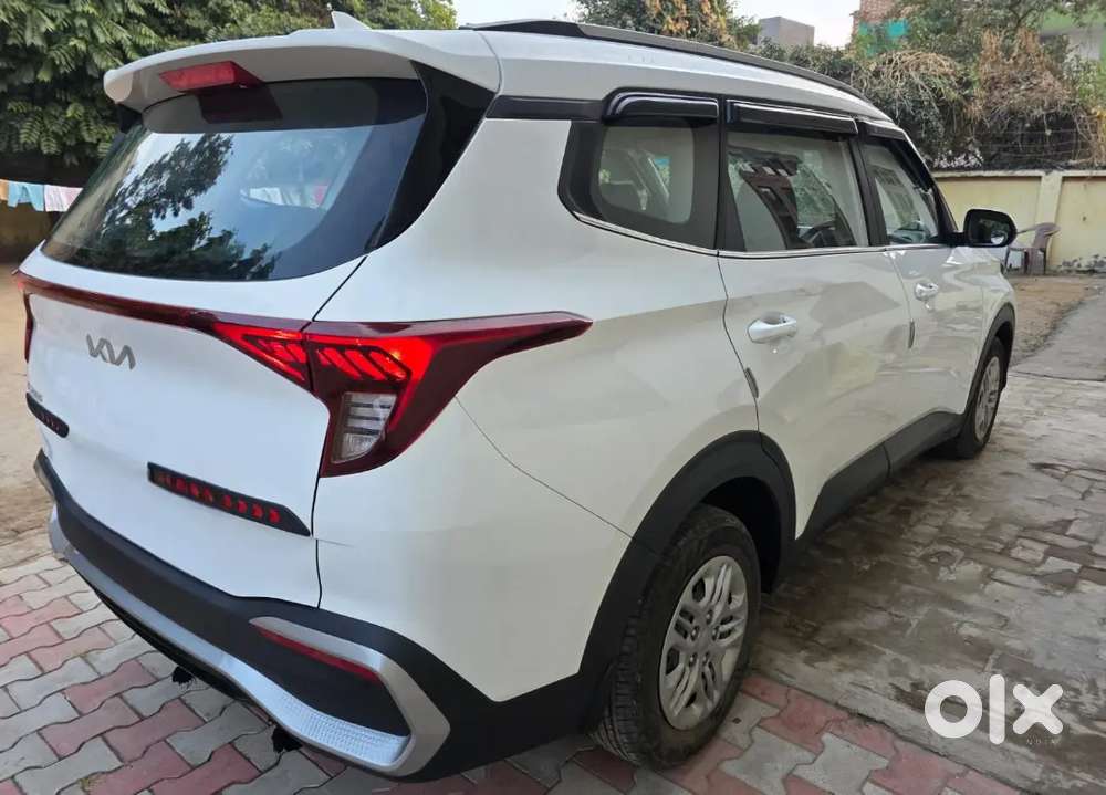 Like-new, Kia Carens, Save ₹2l+ Petrol, Dec 2024, With Accessories