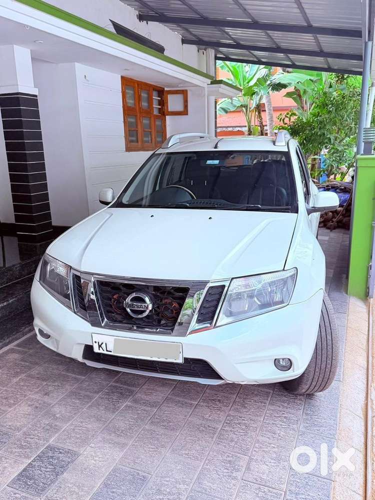 Nissan Petrol Car 2014