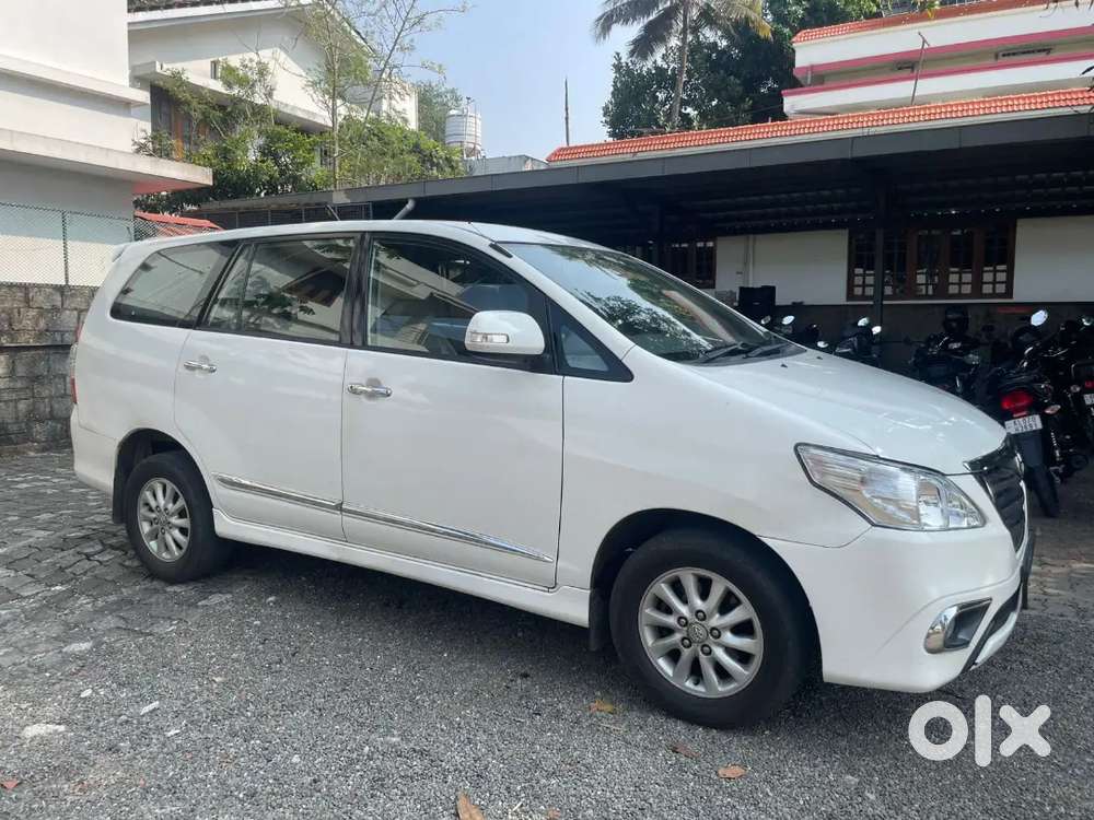Toyota Innova V Diesel 2014 Second Owner