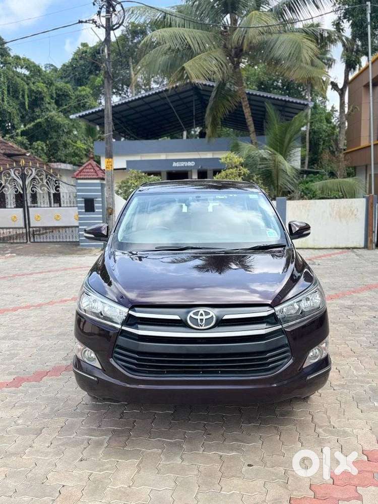 Toyota Innova Crysta 2.8 Gx At 8 Seater, 2016, Diesel