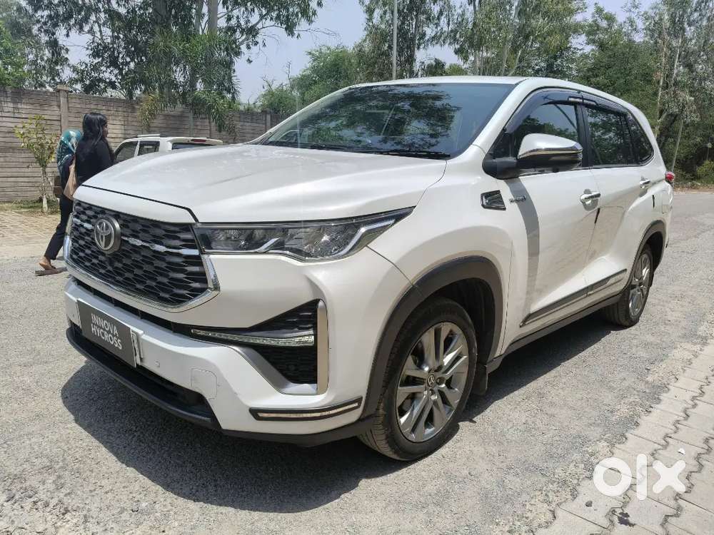 Toyota Innova Hycross 2024 Hybrid Hybrid