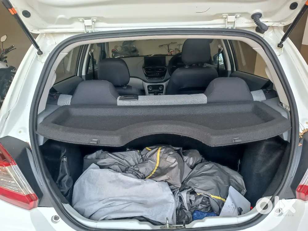 Tata Tiago 1.2 Revotron Petrol 2025