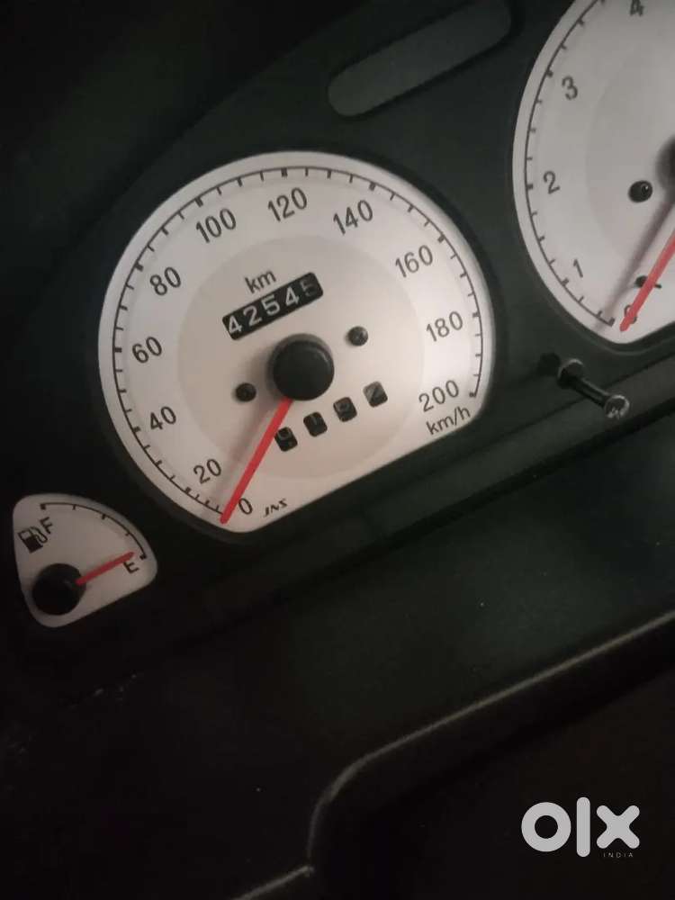 Maruti Suzuki Esteem Lxi 2006 Year