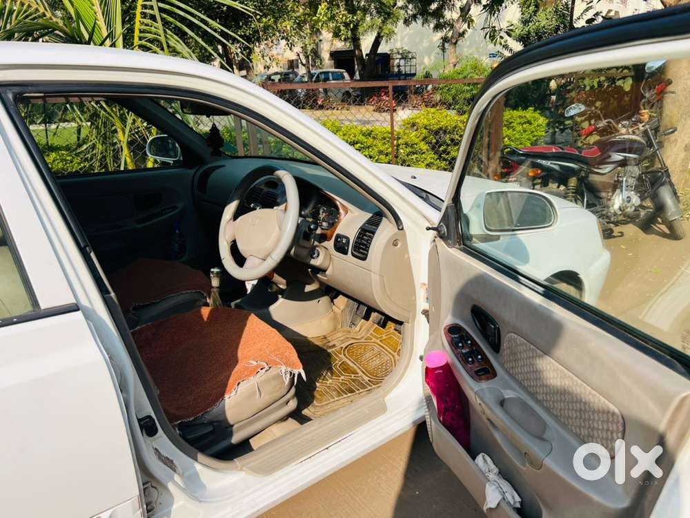 Hyundai Accent November 2011 Model