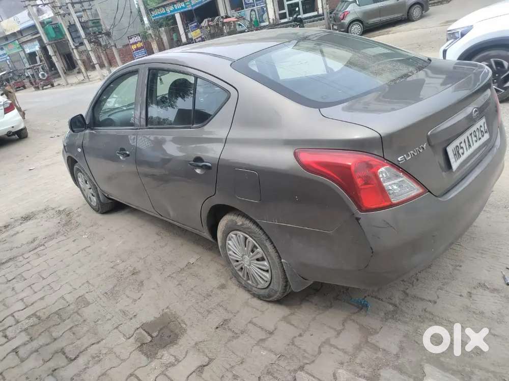 Nissan Sunny 2012 Petrol 76000 Km Driven