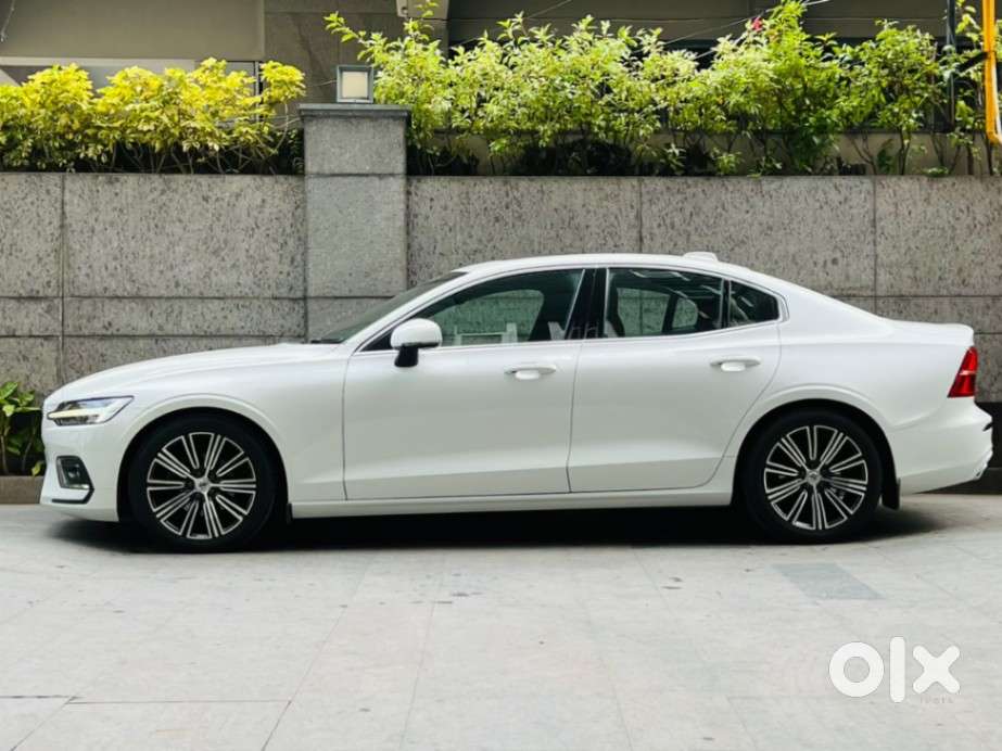 Volvo S60 T4 Inscription, 2023, Petrol