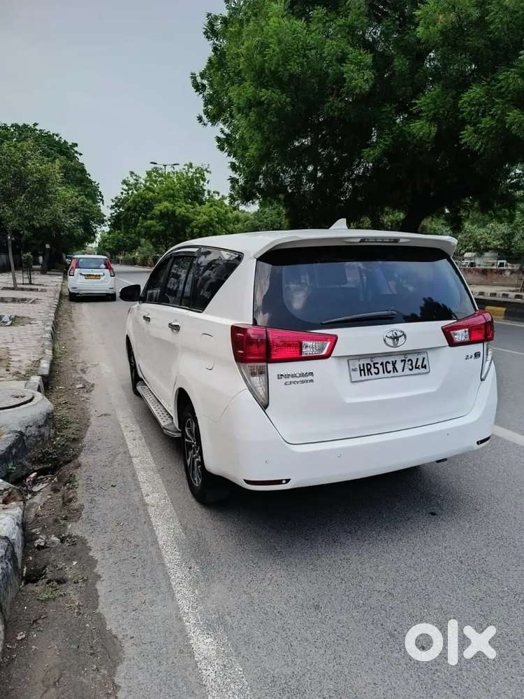 Toyota Innova Crysta [2020-ongoing] 2.4 Gx At 8 Str, 2023, Diesel