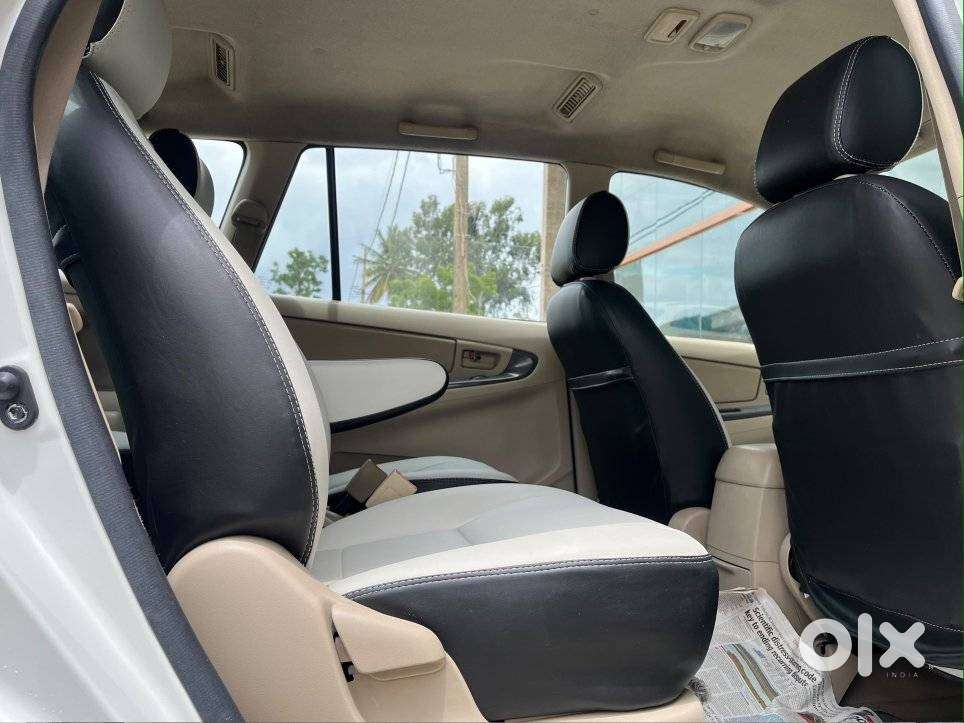 Toyota Innova 2.0 E, 2009, Petrol