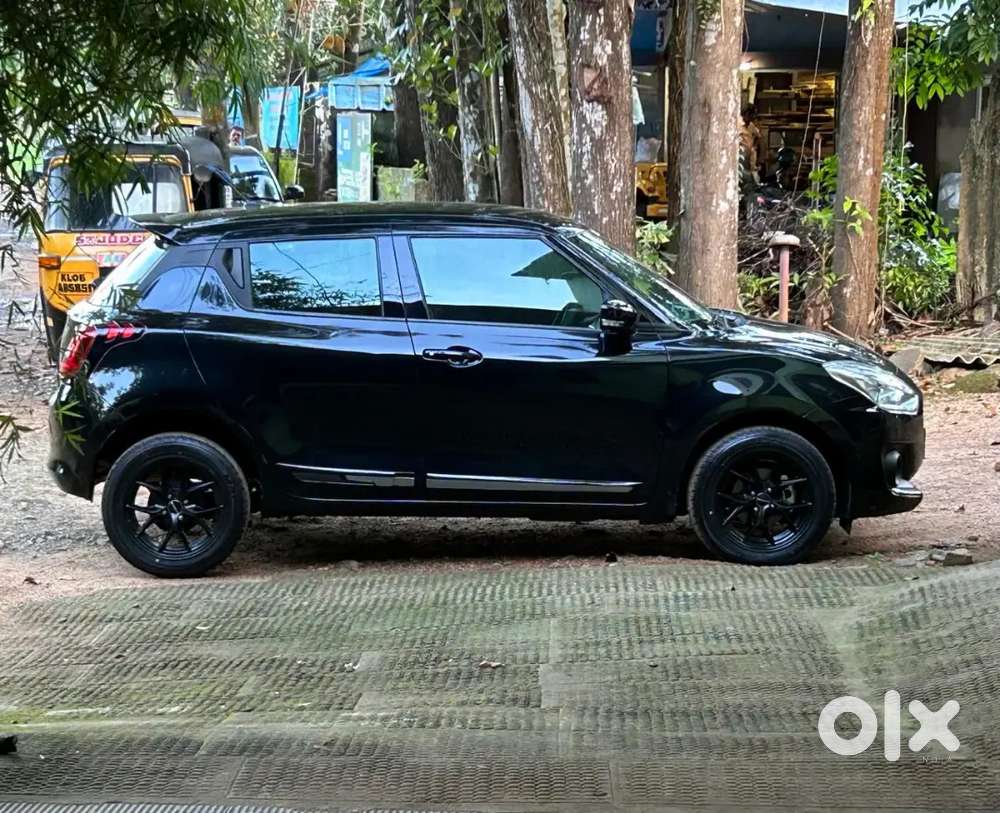 Swift. Black. Automatic. Only 25k Kms. Single Owner.