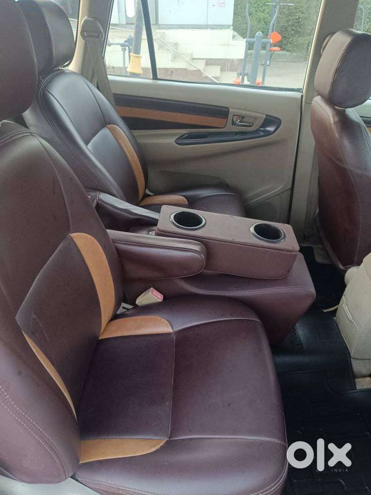 Toyota Innova 2.5 V 7 Str, 2011, Diesel