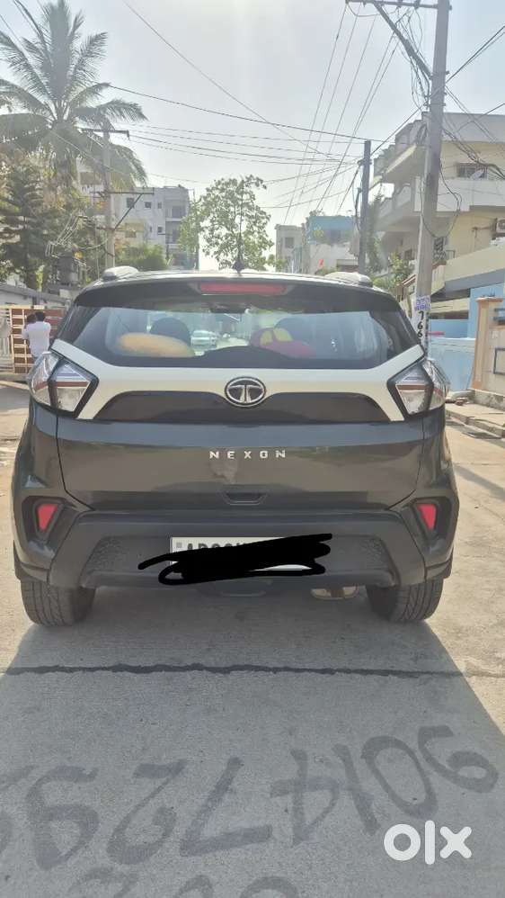 Tata Nexon Petrol + Automatic + Sunroof - Well Maintained&less Driven