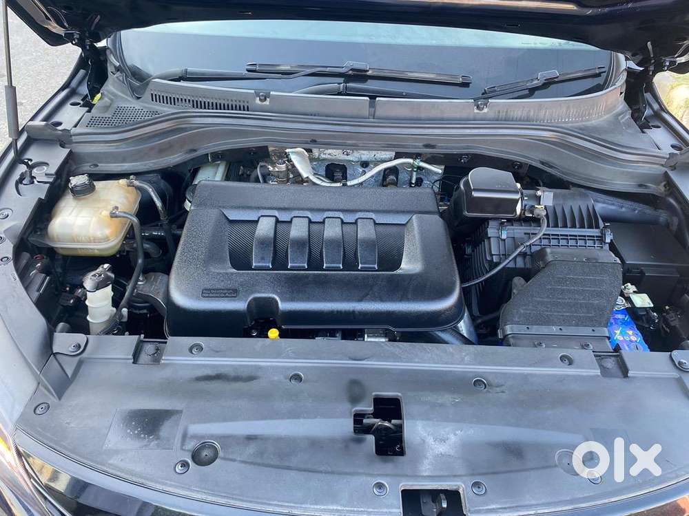 Mahindra Xuv700 2022 Diesel Well Maintained