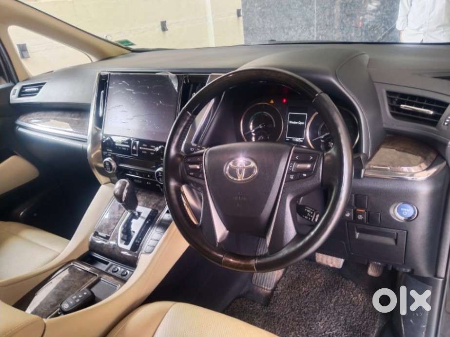 Toyota Vellfire 2.5 Executive Lounge, 2020, Petrol